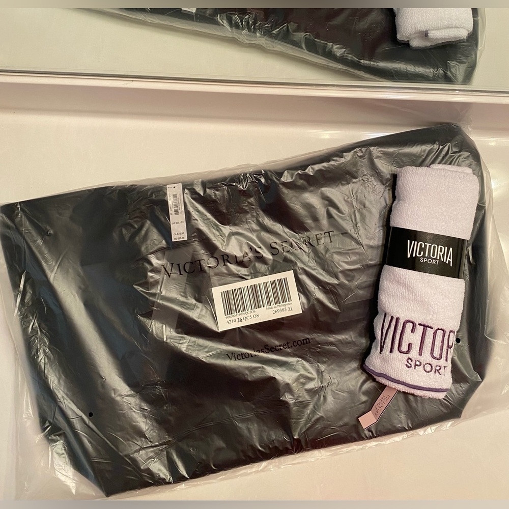 Victoria secret tote and towel - Picture 2 of 9